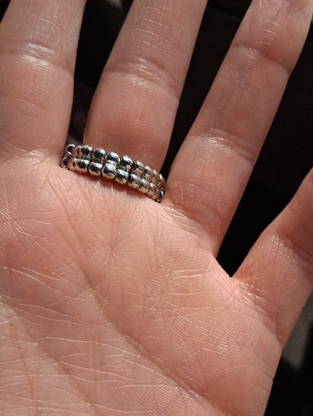 Source Unknown Silver-Tone Ring with Black Faceted Stones - Picture 2 of 7